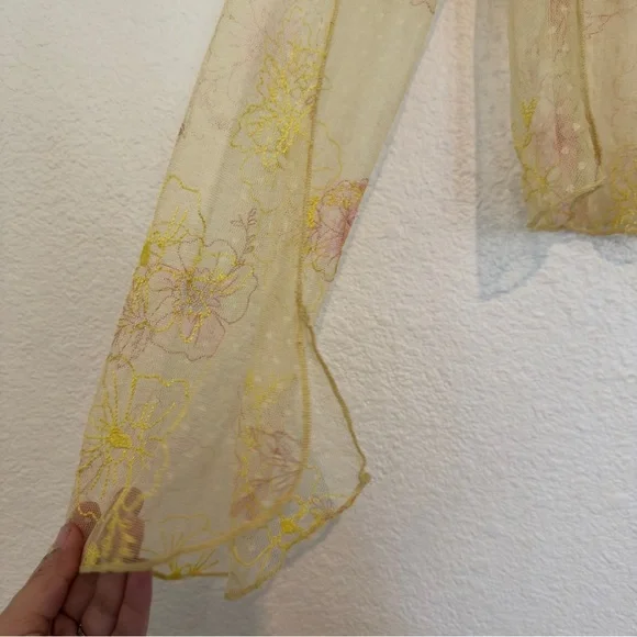 Free People Intimately Postcard From Paris Long Sleeve Top M Yellow Floral Lace - Picture 5 of 13